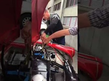 Starthilfe - Trabi hilft Porsche